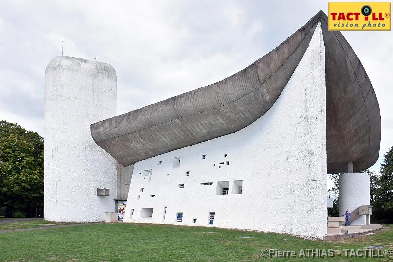 chapelle_ronchamp_20150906_D72_1070.JPG - Chapelle Notre-Dame-du-Haut1955, colline de BourlémontLe CorbusierRonchamp, Haute-Saône6 Septembre 2015