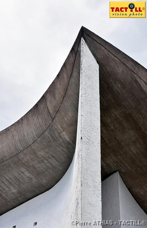 chapelle_ronchamp_20150906_D72_1071.JPG - Chapelle Notre-Dame-du-Haut1955, colline de BourlémontLe CorbusierRonchamp, Haute-Saône6 Septembre 2015