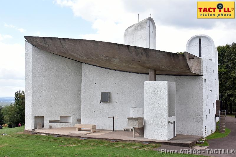 chapelle_ronchamp_20150906_D72_1078.JPG - Chapelle Notre-Dame-du-Haut1955, colline de BourlémontLe CorbusierRonchamp, Haute-Saône6 Septembre 2015