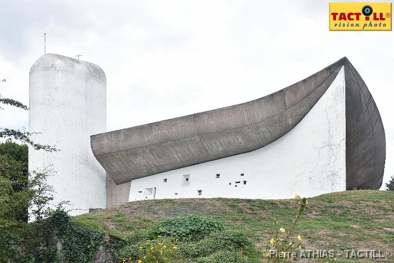 chapelle_ronchamp_20150906_D72_1160.JPG - Chapelle Notre-Dame-du-Haut1955, colline de BourlémontLe CorbusierRonchamp, Haute-Saône6 Septembre 2015