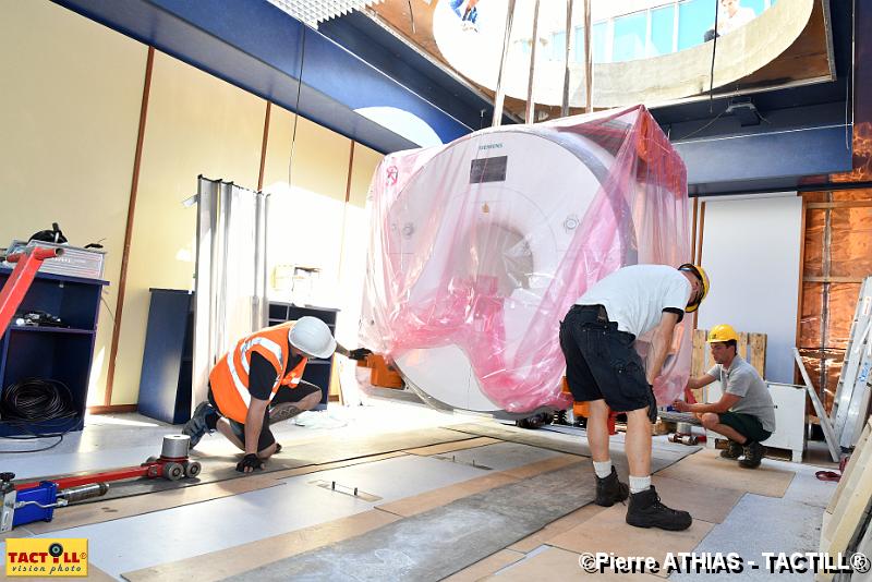 tactill-corpo-metiers_063.jpg - Installation IRM 3 TeslaRadiologie Hôpital d'EnfantsCHU François MitterrandDijon30 Août 2016